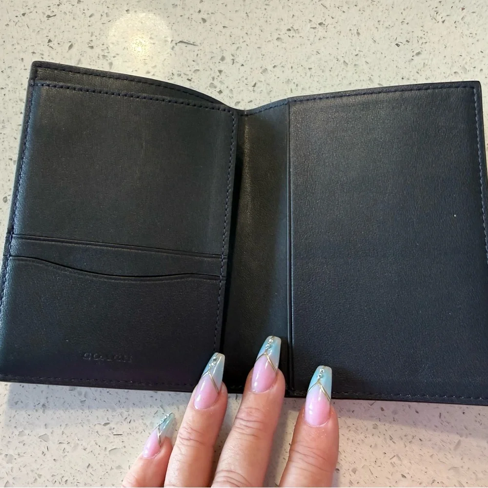 Coach Black Leather Passport Accessory NWOT - Picture 4 of 5